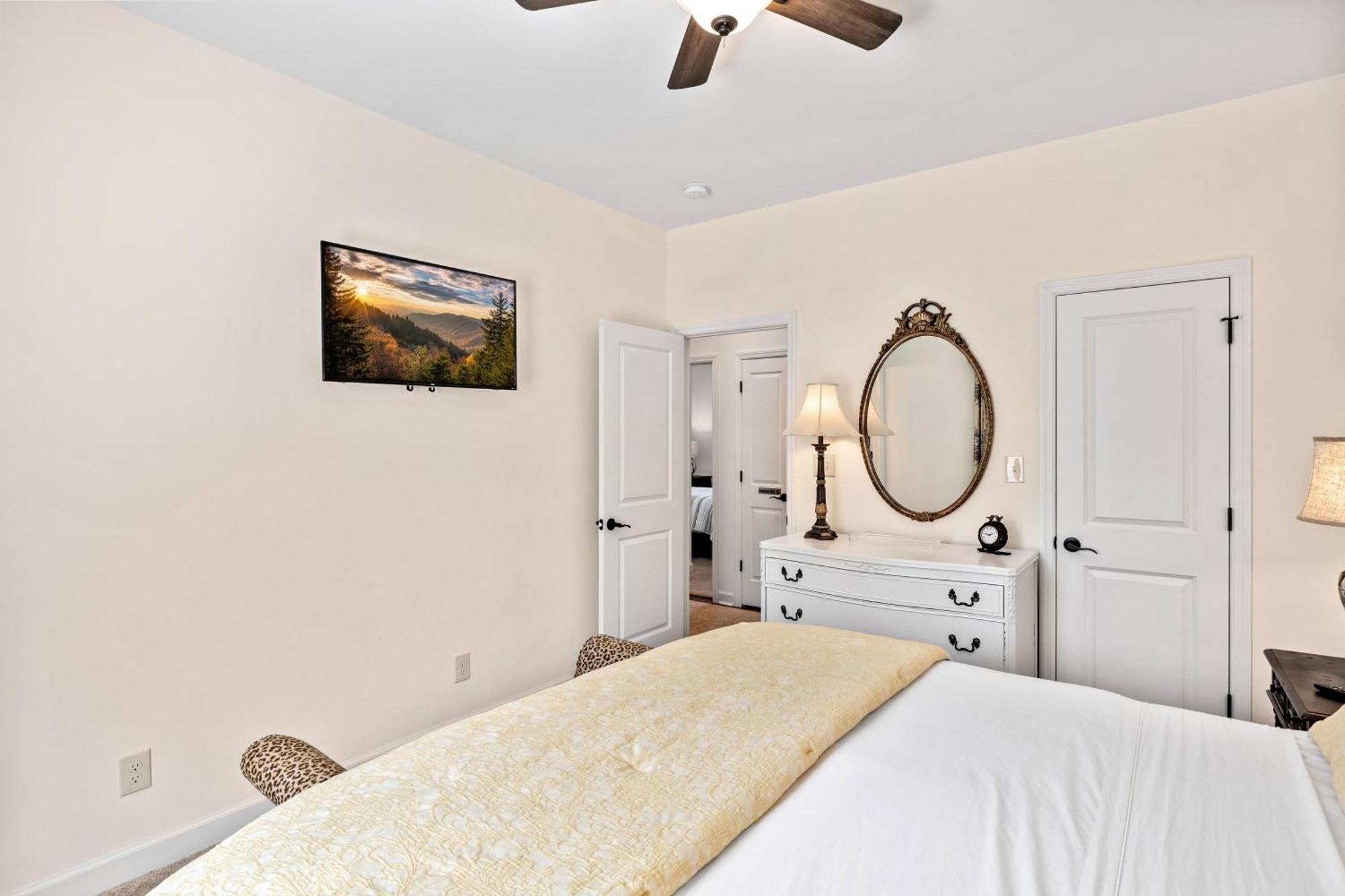 Bear Pass Is A 3 Bed 2 Bath Craftsman Style Home Located Within Walking Distance To Dt Gatlinburg Bagian luar foto