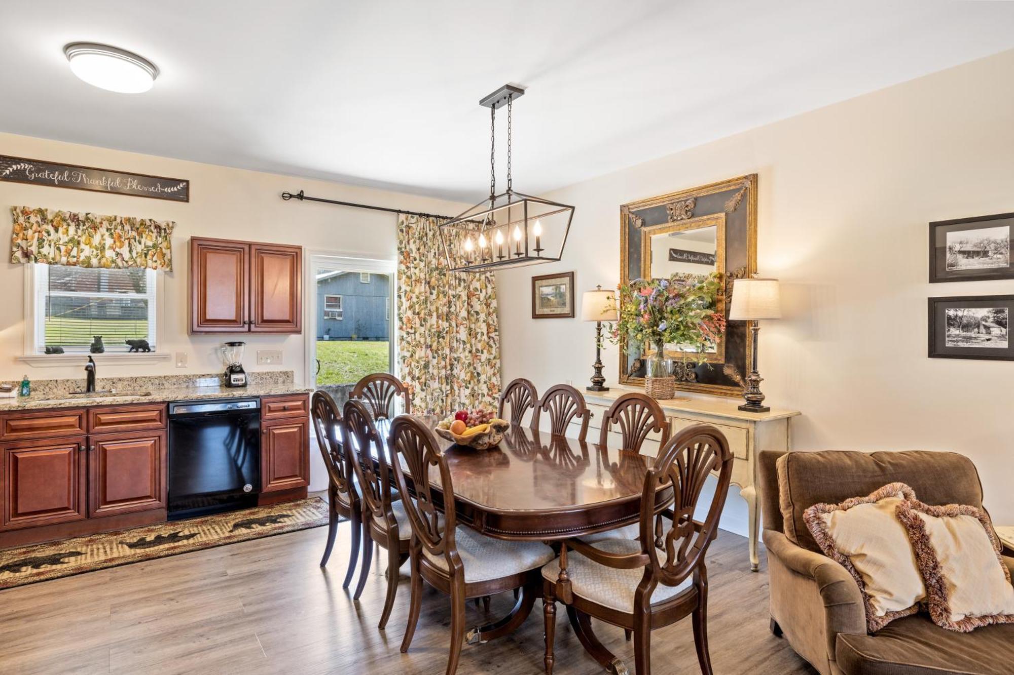 Bear Pass Is A 3 Bed 2 Bath Craftsman Style Home Located Within Walking Distance To Dt Gatlinburg Bagian luar foto