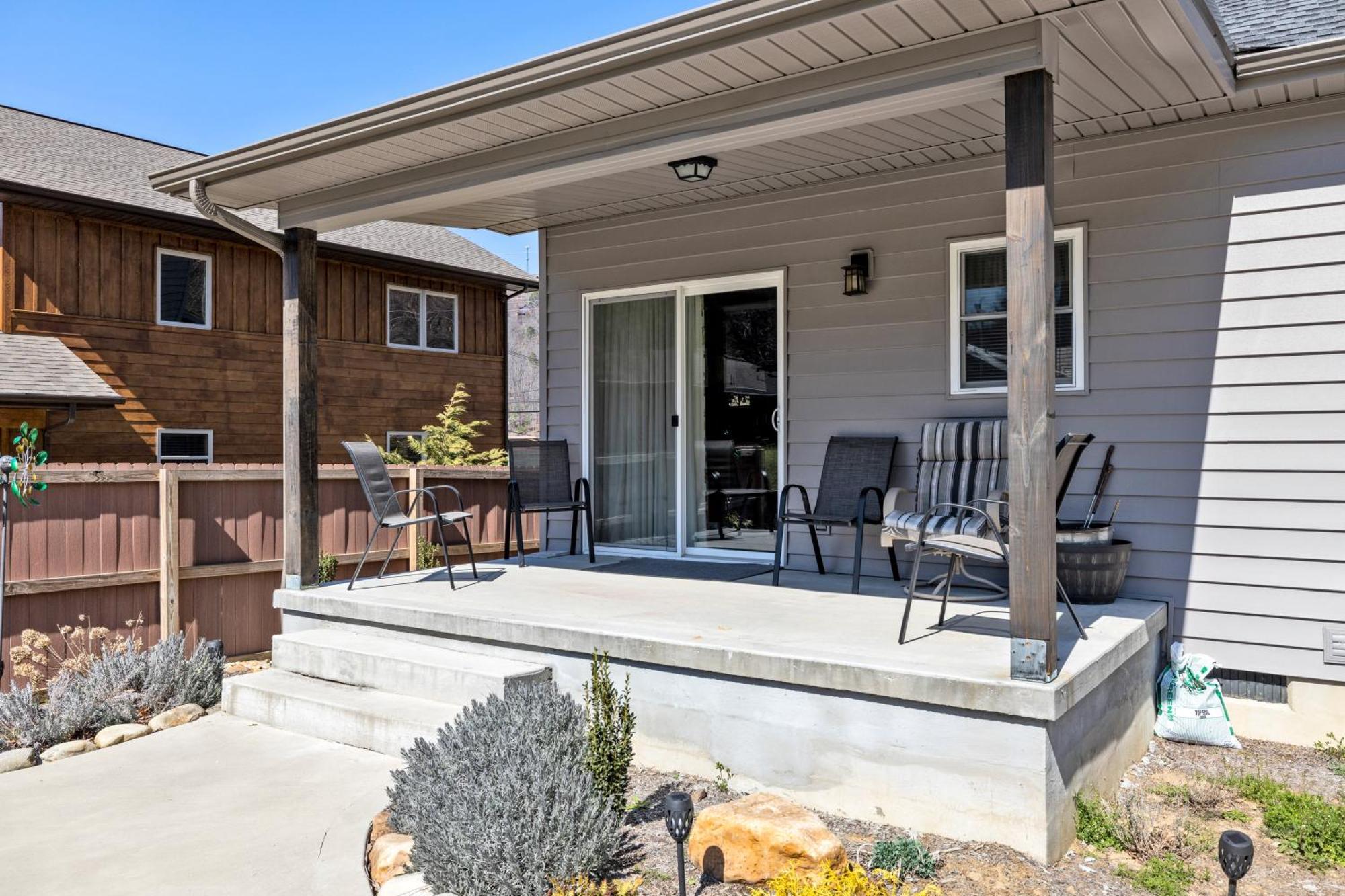 Bear Pass Is A 3 Bed 2 Bath Craftsman Style Home Located Within Walking Distance To Dt Gatlinburg Bagian luar foto