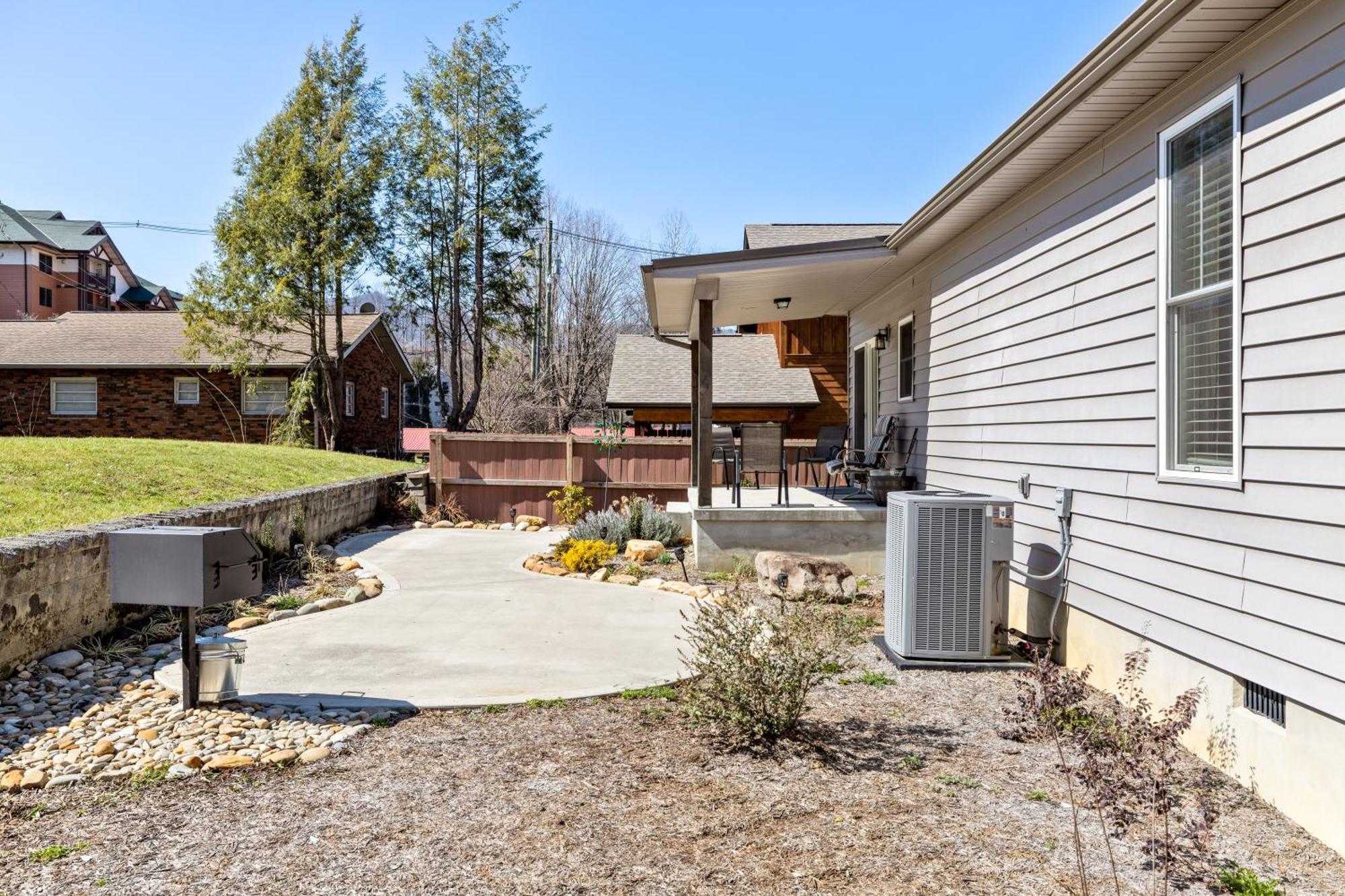 Bear Pass Is A 3 Bed 2 Bath Craftsman Style Home Located Within Walking Distance To Dt Gatlinburg Bagian luar foto