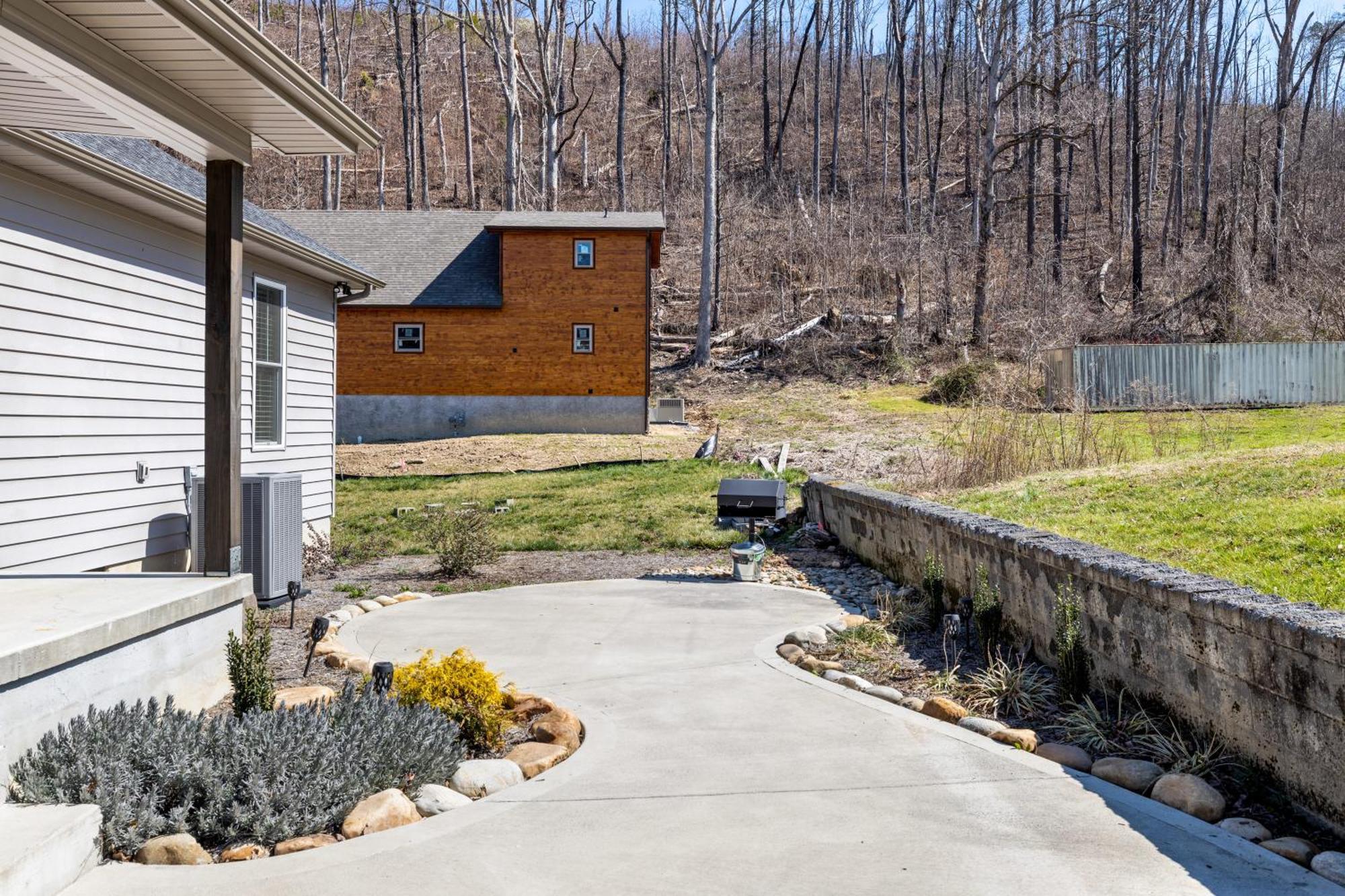 Bear Pass Is A 3 Bed 2 Bath Craftsman Style Home Located Within Walking Distance To Dt Gatlinburg Bagian luar foto
